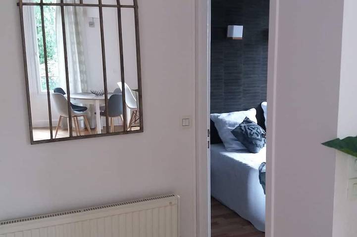 Entire apartment, Magnificent apartment in character residence with swimming pool in Aix-les-Bains, Chambéry region