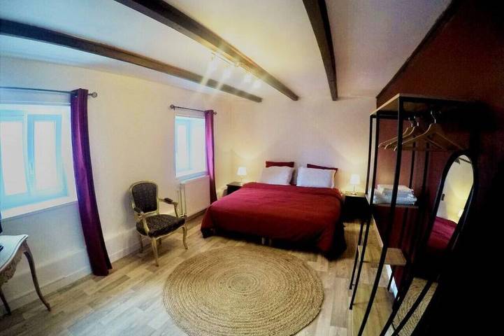 Location de vacances pour 10 personnes, avec jardin, animaux acceptés à Dompierre-les-Ormes - 3