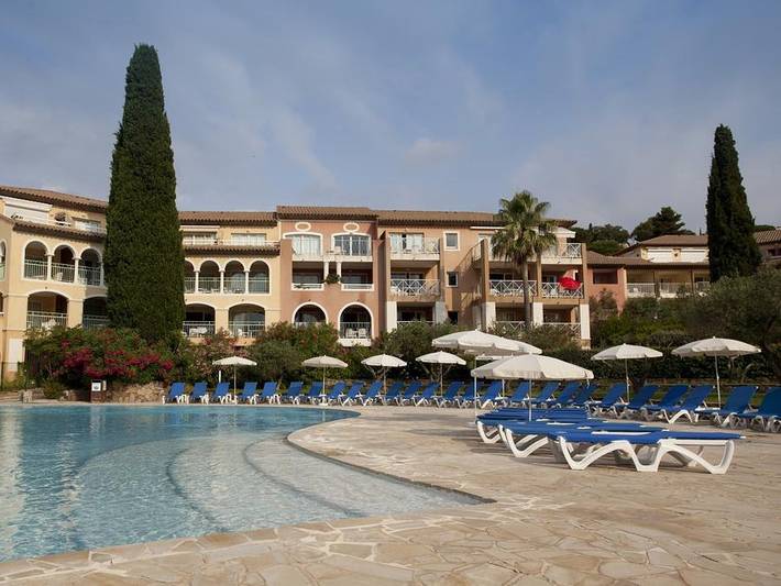 Camping pour 4 personnes, avec bassin pour enfant, adapté aux familles dans Golfe de Saint-Tropez