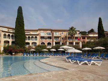 Camping pour 4 personnes, avec bassin pour enfant, adapté aux familles à Roquebrune-sur-Argens