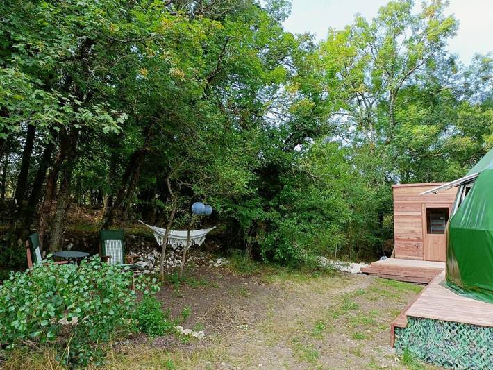 Tente pour 2 personnes, avec piscine et vue ainsi que jardin et terrasse dans le Lot - 2