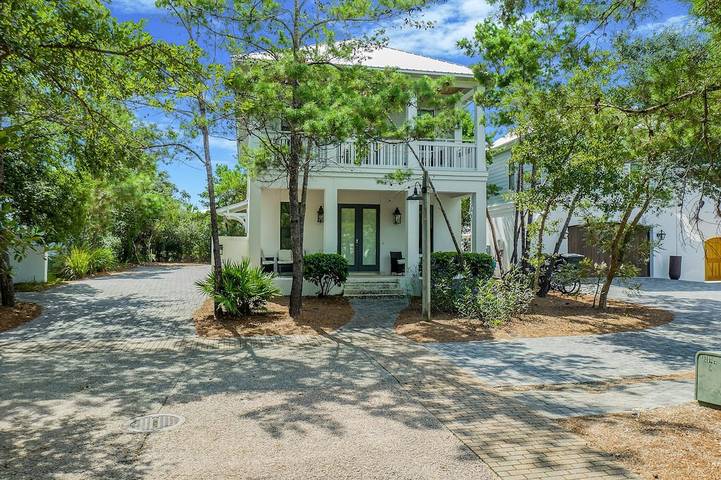 Vacation rental for 8 people, with pool and balcony in Inlet Beach