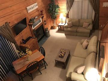 Log Cabin for 8 Guests in Table Rock Lake, Taney County, Picture 1