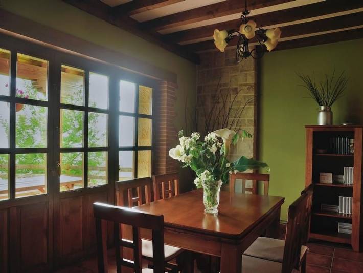 Chalet para 6 personas, con balcón y jardín en Valles Pasiegos - 3