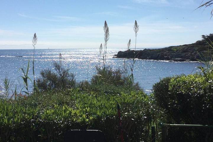 Ferienwohnung für 7 Personen, mit Terrasse und Garten in Cadaques