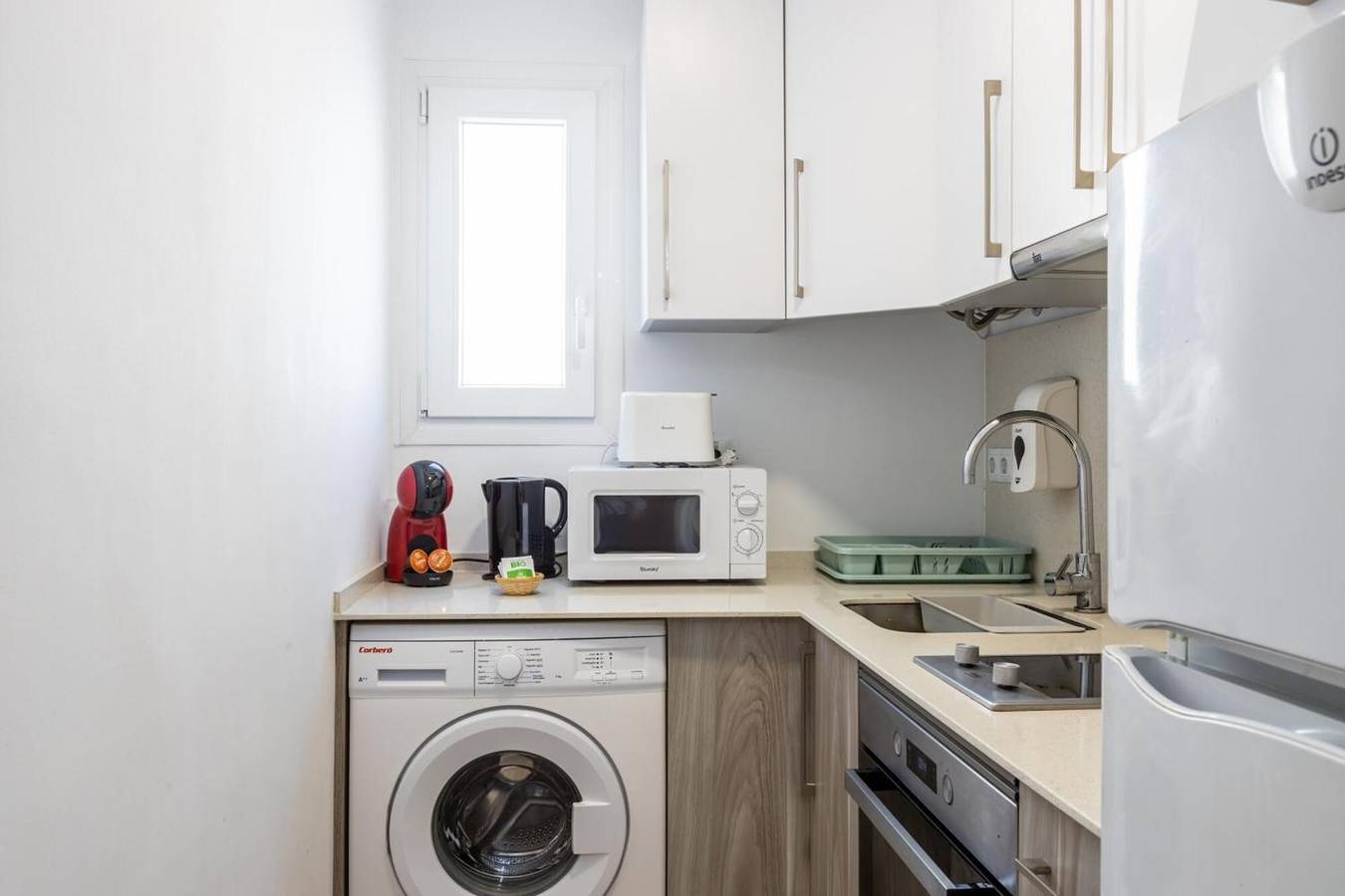 Estudio entero, Estudio 'San Felipe Neri Free Parking' con vistas al mar, Wi-Fi y aire acondicionado in Playa La Victoria, Cádiz