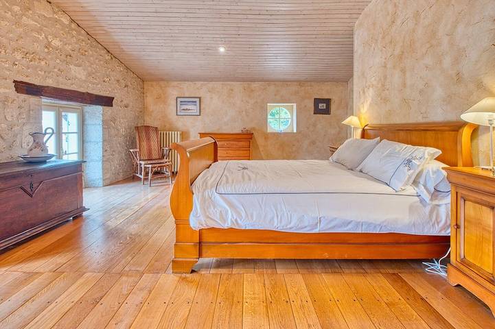 Location de vacances pour 12 personnes, avec jardin et terrasse à Saint-Privat-des-Prés - 4