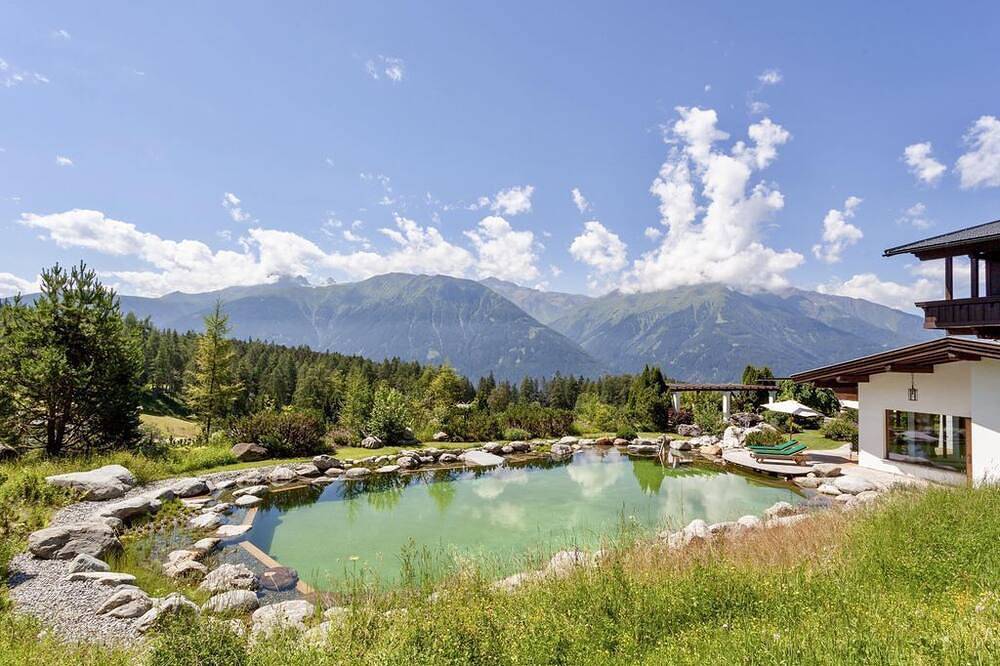 Doppelzimmer I mit Südbalkon inklusive Frühstück - Hotel Garni Lärchenhof Natur in Mösern, Telfs