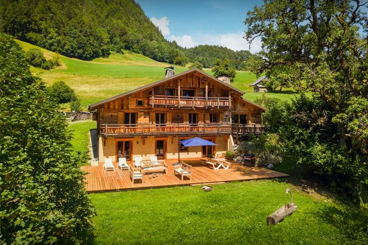 Gîte pour 10 personnes, avec jardin et sauna, adapté aux familles à Saint-Nicolas-la-Chapelle - 4