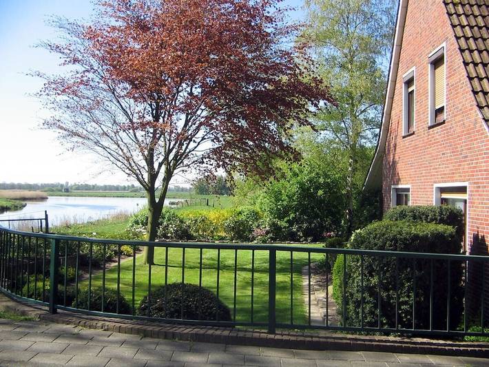 Ferienhaus in Detern mit Schwimmbecken in Detern, Landkreis Leer