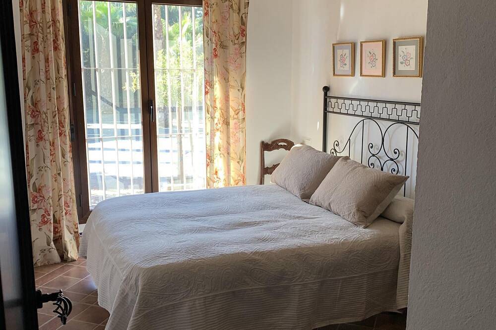 Gîte Las Colmenillas pour 9 personnes in Villamartín, Pueblos Blancos