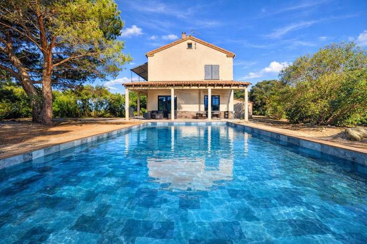 Chalet para 13 personas, con piscina además de vistas y jardín - 1