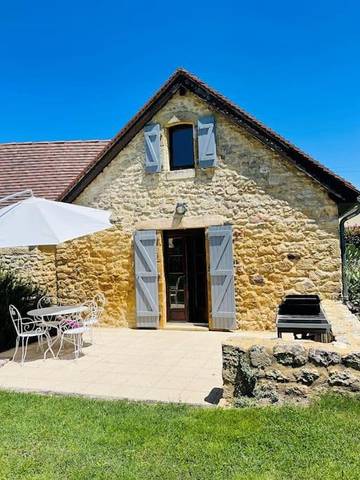 Gîte pour 2 personnes, avec terrasse et jardin à Domme