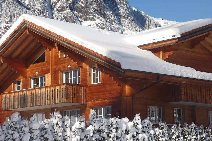 Hütte für 6 Personen, mit Balkon in Kandersteg