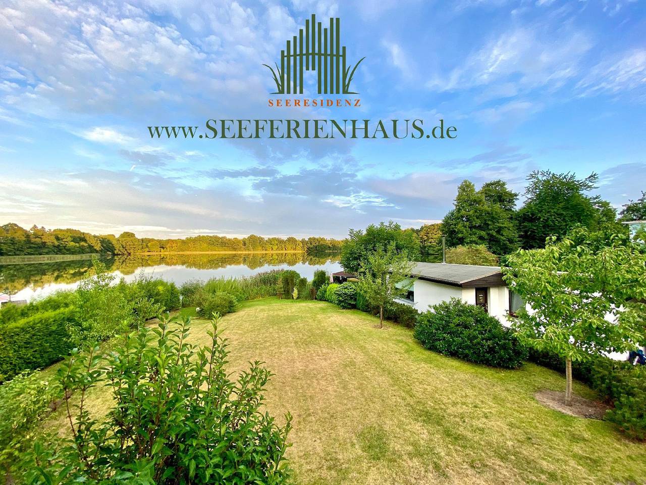 Ferienhaus in exklusiver Lage direkt am See mit eigenem Privatstrand, Steg und einem Boot in Godern, Pinnow