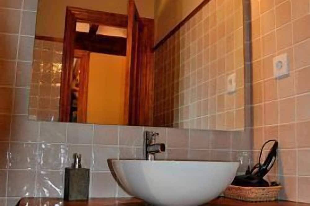 La Ribera cottage for 4 people in Lon, Camaleño