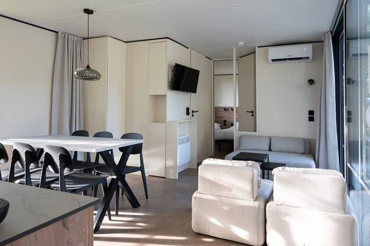 Caravane pour 6 personnes, avec terrasse et balcon/terrasse à Coëx - 4