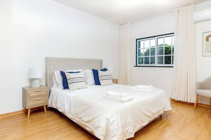 Schönes 4-Bett-Haus mit Pool, Strand zu Fuß erreichbar in Monte Gordo, Faro Distrikt