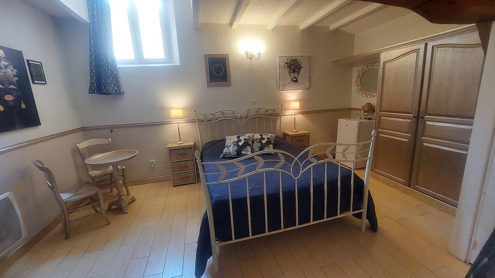 Guest Rooms 'Le Pré Fleuri 2' with Shared Pool, Shared Terrace and Wi-Fi in Saint-Sulpice-de-Roumagnac, Périgord Vert