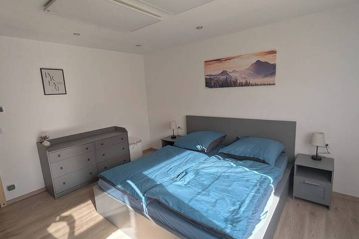 Ganze Wohnung, Idyllische Ferienwohnung im Grünen, mit moderner Ausstattung und großem Garten in Weiler-Simmerberg, Bayerisch Schwaben