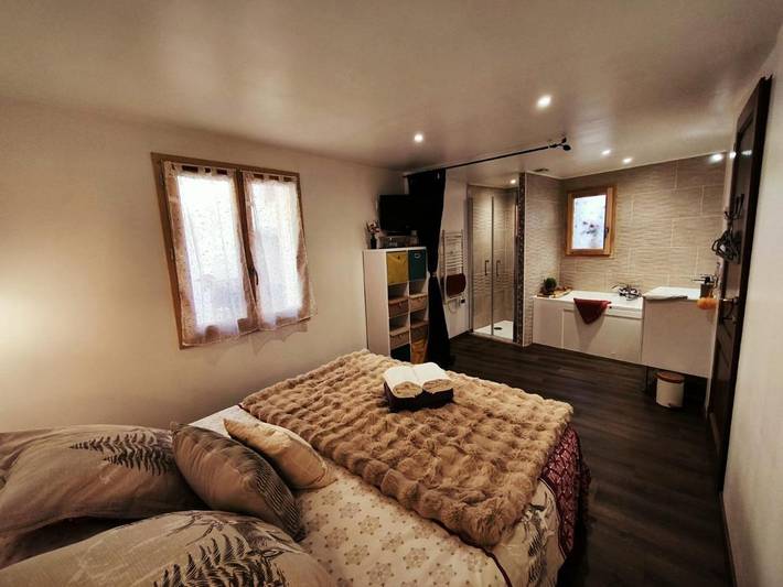 Gîte pour 2 personnes, avec Jacuzzi à Val-des-Prés
