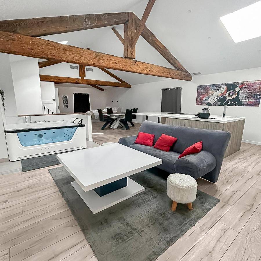 Appartement entier, Douceur et détente Balneo in Clermont-l'Hérault, Région de Lodève