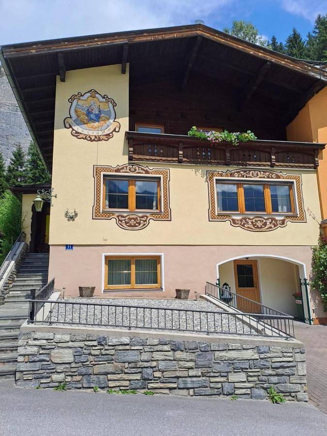 Ferienhaus für 10 Personen, mit Balkon und Terrasse sowie Garten und Ausblick