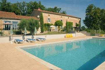 Gîte pour 4 personnes, avec piscine et jardin, animaux acceptés à Cahuzac-sur-Vère