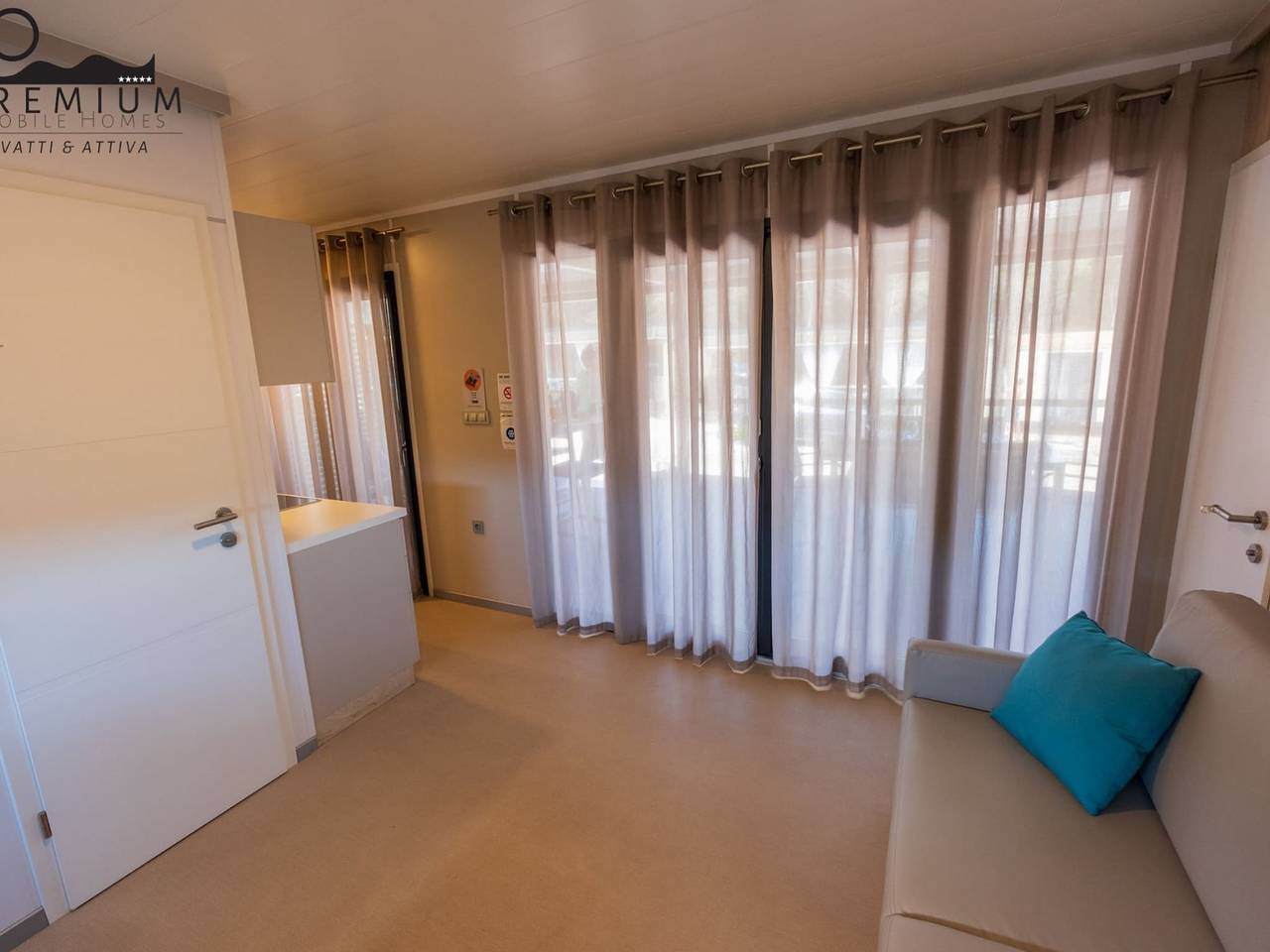 Charming Two-bedroom Mobile Homes Drage - Mobile Home with Sea View in Drage (Pakoštane), Zara