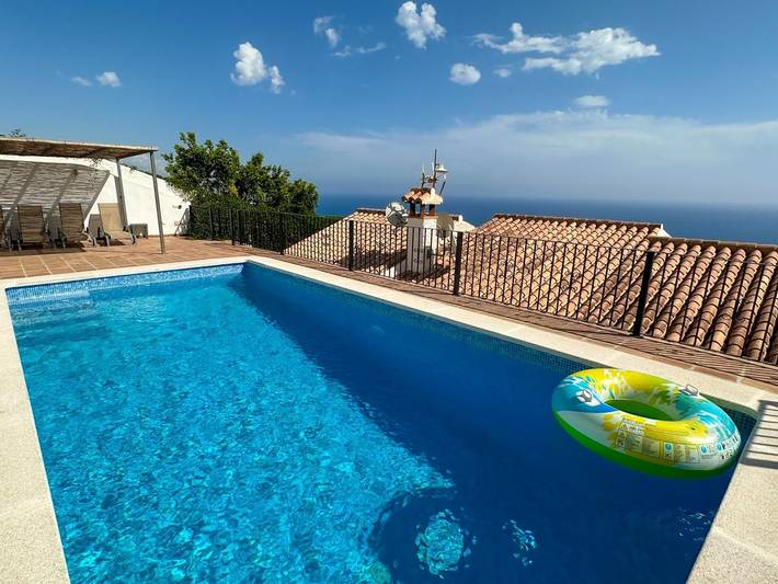 Location de vacances pour 6 personnes, avec vue sur l’océan ainsi que jardin et piscine à Salobreña - 3