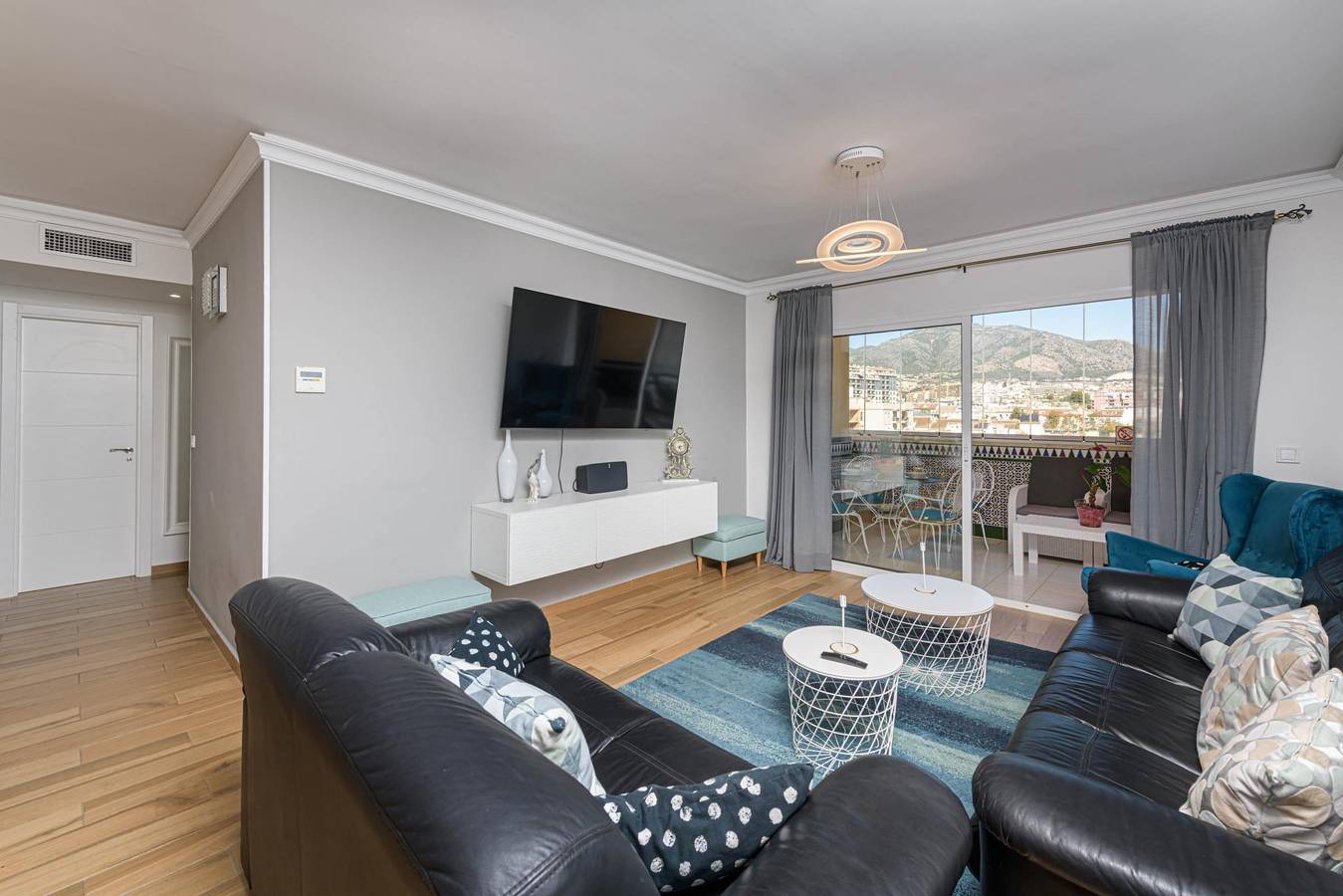 Entire vacation apartment, Santa Julia - Wonderful apartment with a nice terrace, 500 meters from the beach. Free Wifi. in Los Boliches, Fuengirola