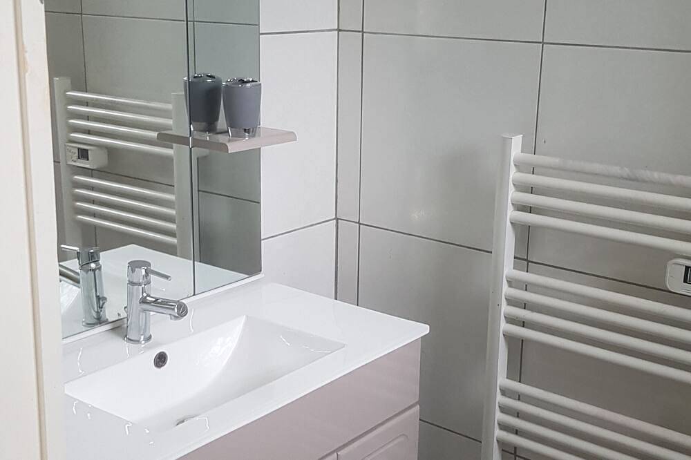 Entire apartment, The refuge - F1 - ground floor in Épinal, Épinal region