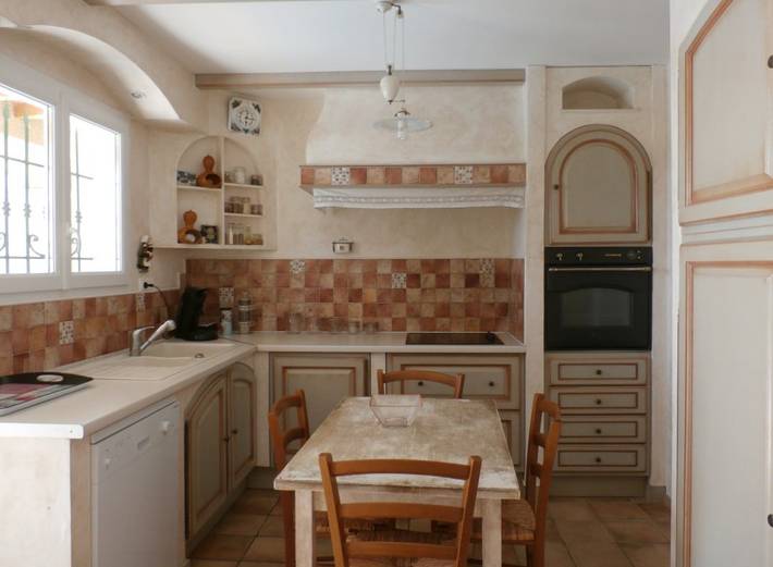 Villa pour 6 personnes, avec terrasse ainsi que piscine et jardin en Rhône-Alpes - 4