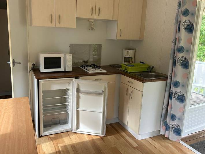 Mobil home pour 2 personnes, avec sauna ainsi que bassin pour enfant et terrasse, animaux acceptés à Apremont - 3