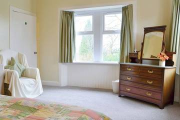 Log Cabin for 4 People in Loch Lomond, West Dunbartonshire, Photo 2