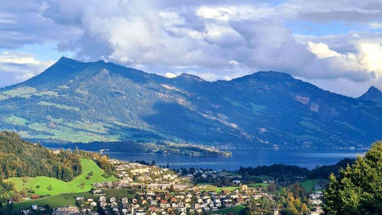 Doppelzimmer für 2 Personen (10 m²) in Kriens in Kriens, Lago de los Cuatro Cantones