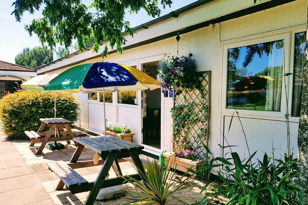 Beaches, 2 Bedroom Chalet On the 4*Welcome Holiday Park, Dawlish Warren, Devon in Dawlish Warren, Dawlish