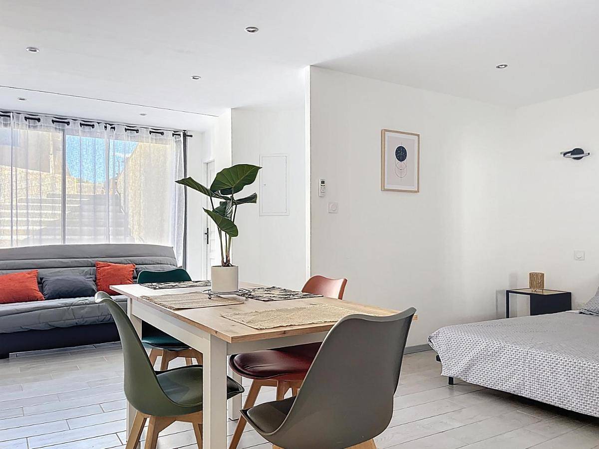 Appartement entier, One-Bedroom Apartment in Rivesaltes, Côte méditerranéenne (France)