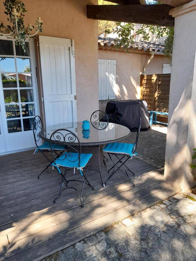 Location de vacances pour 4 personnes, avec jardin et piscine à Gassin - 3