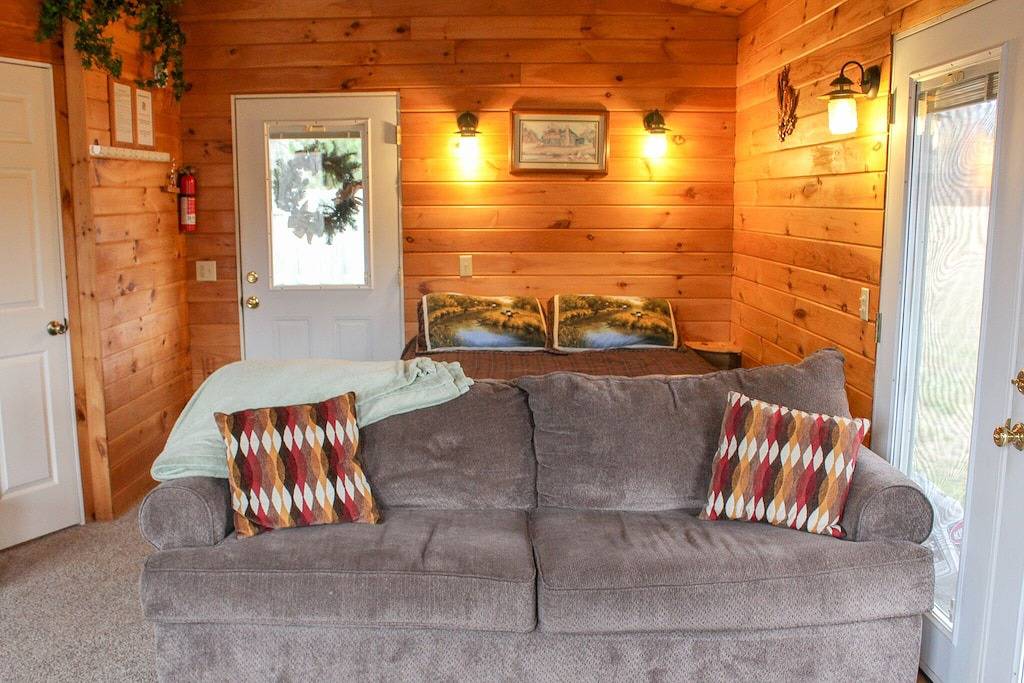 Lake House for 2 Guests in Ohio, USA