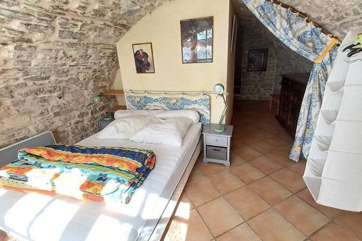 Location de vacances pour 8 personnes, avec jardin à Hures-la-Parade - 2