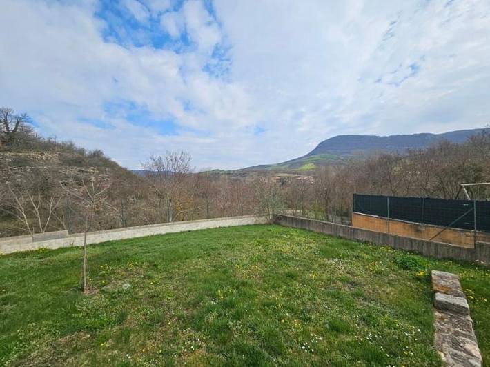 Location de vacances pour 4 personnes, avec vue et terrasse, animaux acceptés à Saint-Georges-de-Luzençon - 3