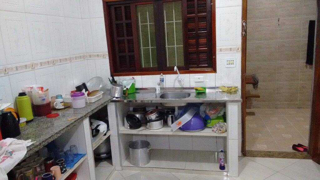 Haus mit Pool und Spielzimmer, luftig und bequem, in der Nähe zum Strand. in Mongaguá, Baixada Santista