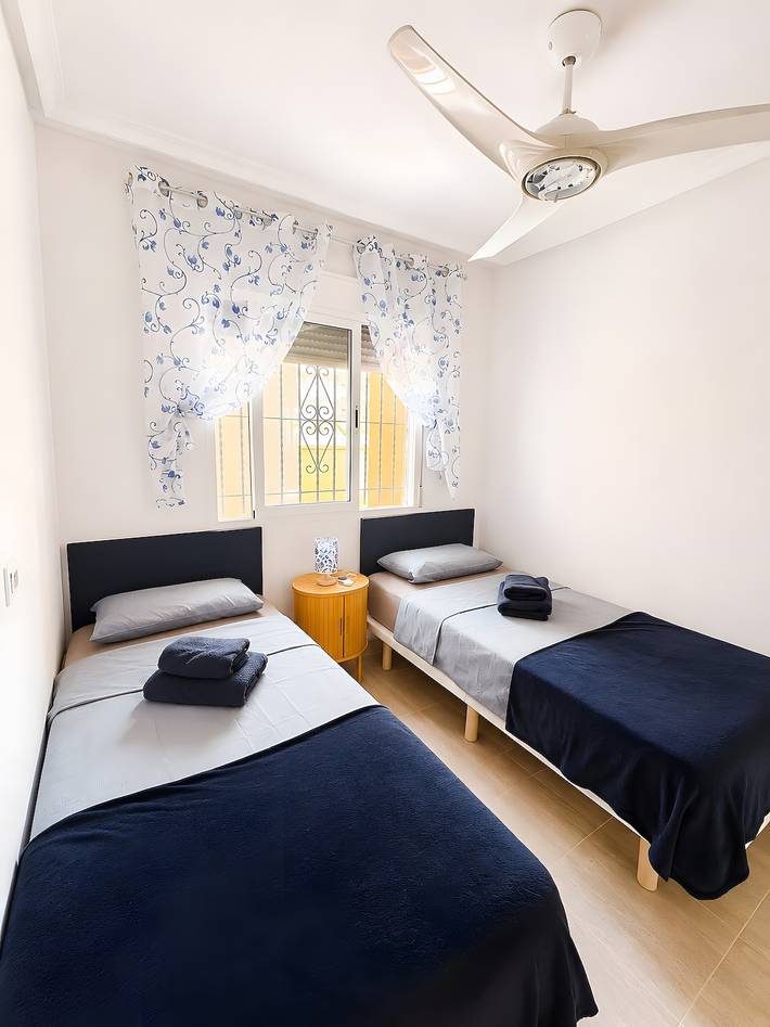 Entire apartment, Apartment 'Arena & Mar' with Private Pool, Wi-Fi and Air Conditioning in Islas Menores, Cartagena