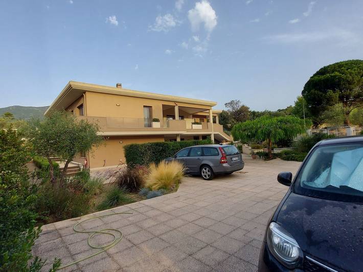 Appartement entier, Villa Luigi, Unterkunft in der Villa, Parkplatz, Wallbox in Poggio dei Pini, Capoterra