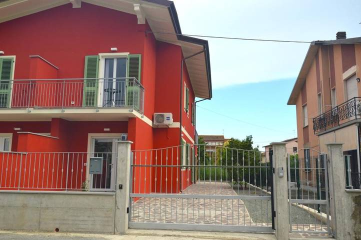 Location de vacances pour 6 personnes, avec Balcon ainsi que Terrasse et Vue à Fiumaretta di Ameglia - 2