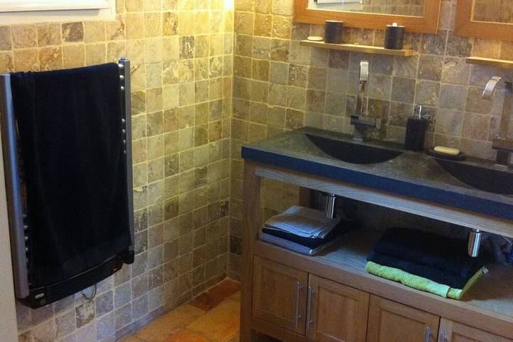 Location de vacances pour 6 personnes, avec terrasse et jardin à Saint-Privat-de-Champclos - 3