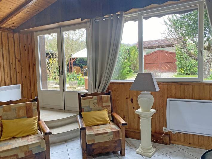 Gîte pour 4 personnes, avec terrasse et jardin