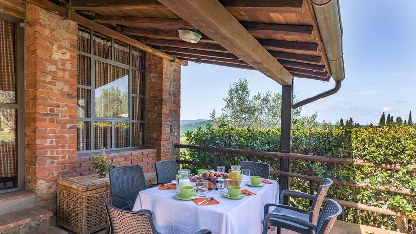 Location de vacances pour 6 personnes, avec terrasse ainsi que jardin et piscine à Pieve A Presciano - 3