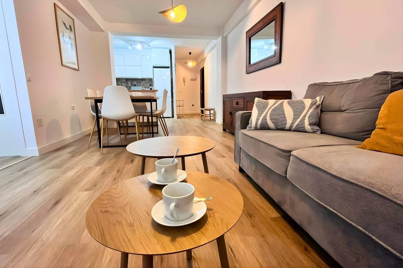 Ganze Wohnung, Ferienwohnung für 5 Personen mit Terrasse in Torrevieja Centre, Torrevieja